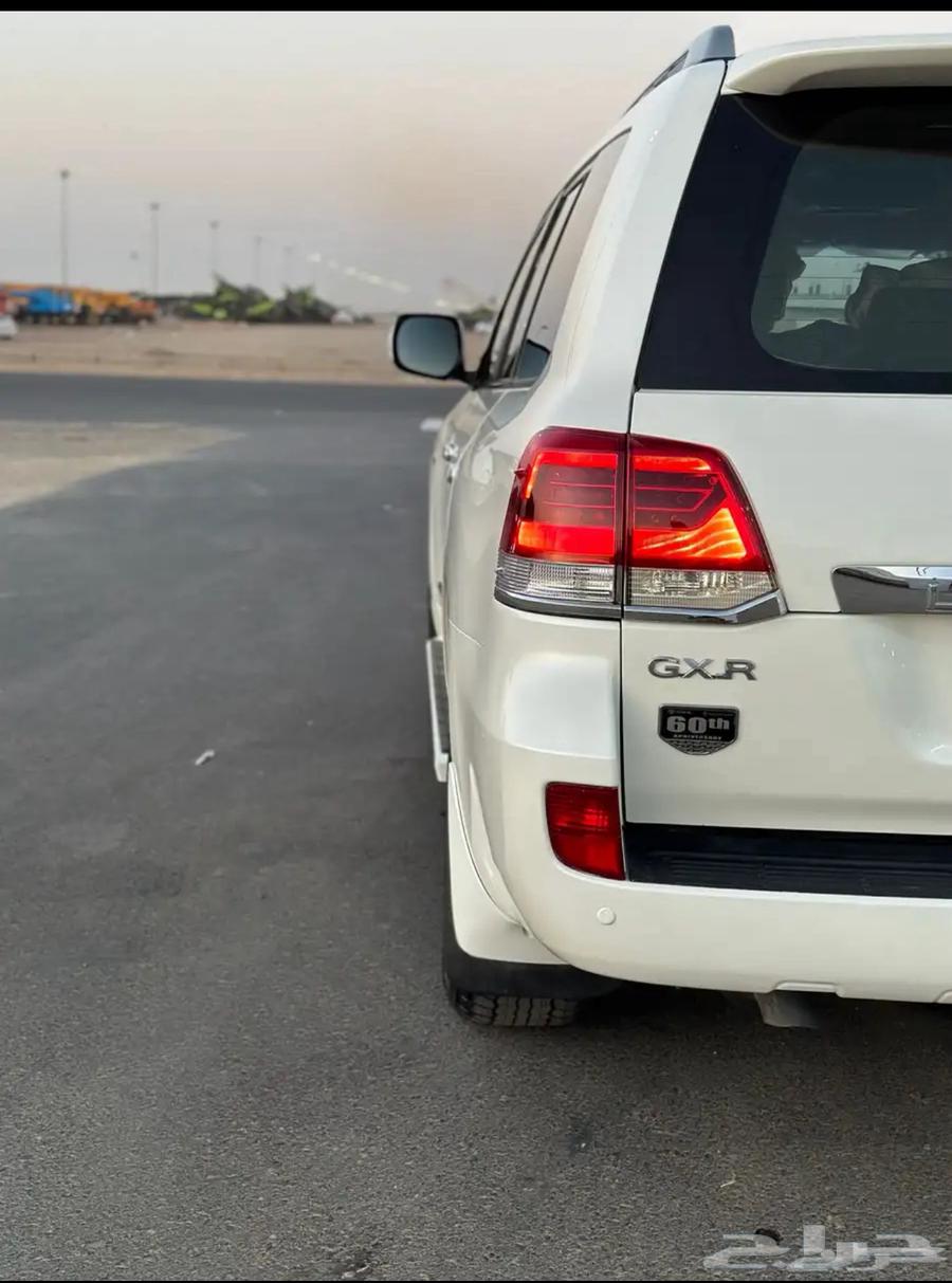 لاندكروزر 201563528015801475113