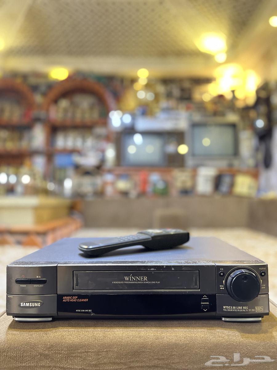 Old traditional large tape video player63298020762626110