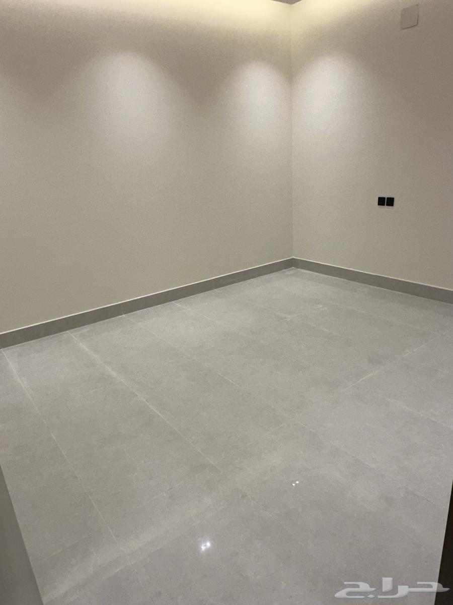 شقة للبيع مع السطح في حي السعادة بالقرب من حي الفيحاء63006407344898113