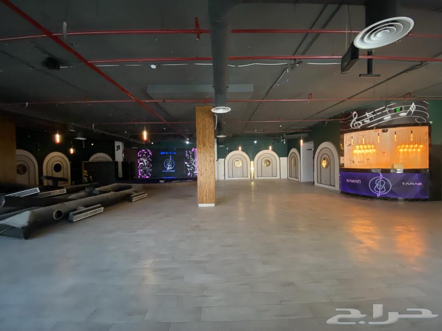 معرض للإيجار في حي قرطبة طريق الثمامة بمساحة 654 متر.63006406882434111