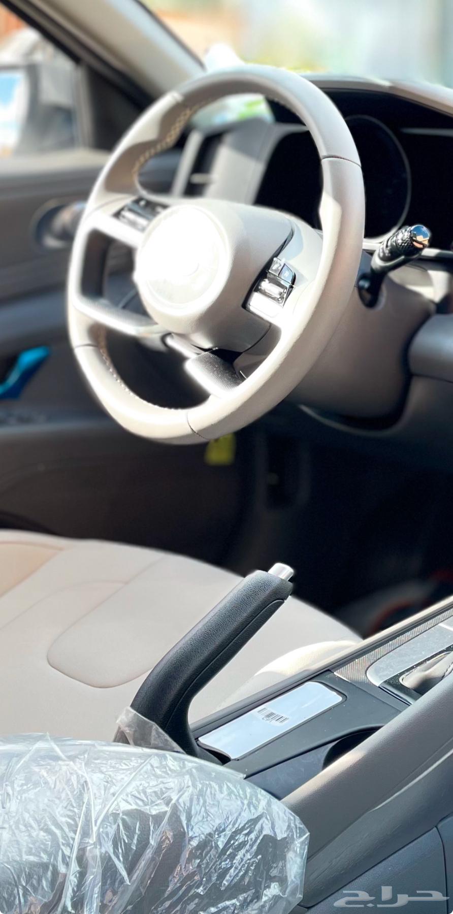 Natura 2023 with automatic transmission, silver concrete color, comfort version.63533989348483114