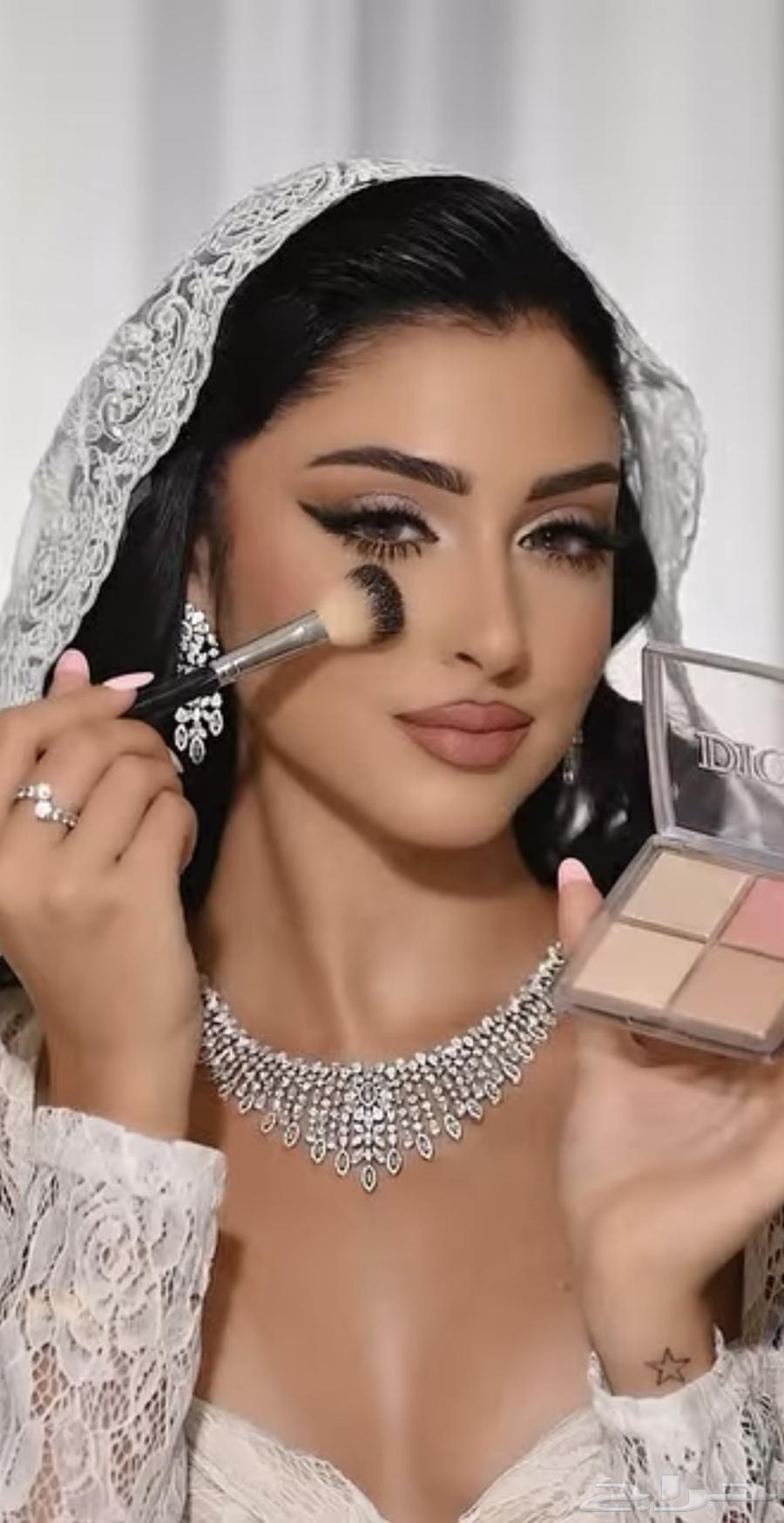 ميك اب ارتست دلال.632988243271691126