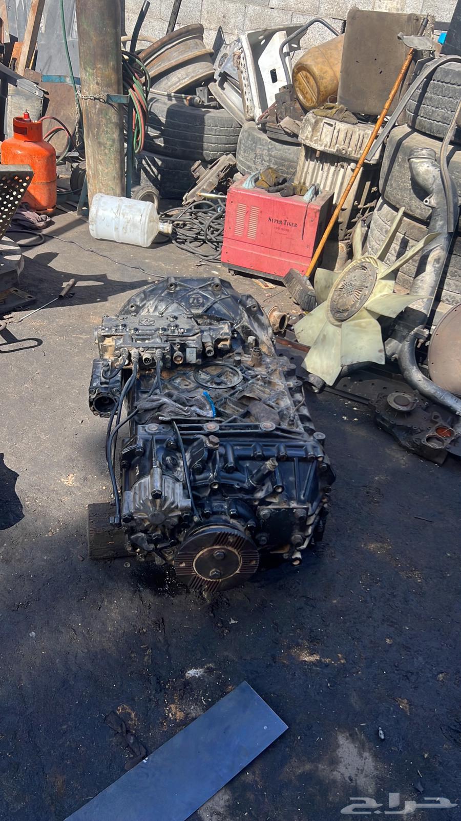 Our mechanics provide general mechanical maintenance, air conditioning, and clutch services for Mercedes, Renault, and spare parts.63521916841347111