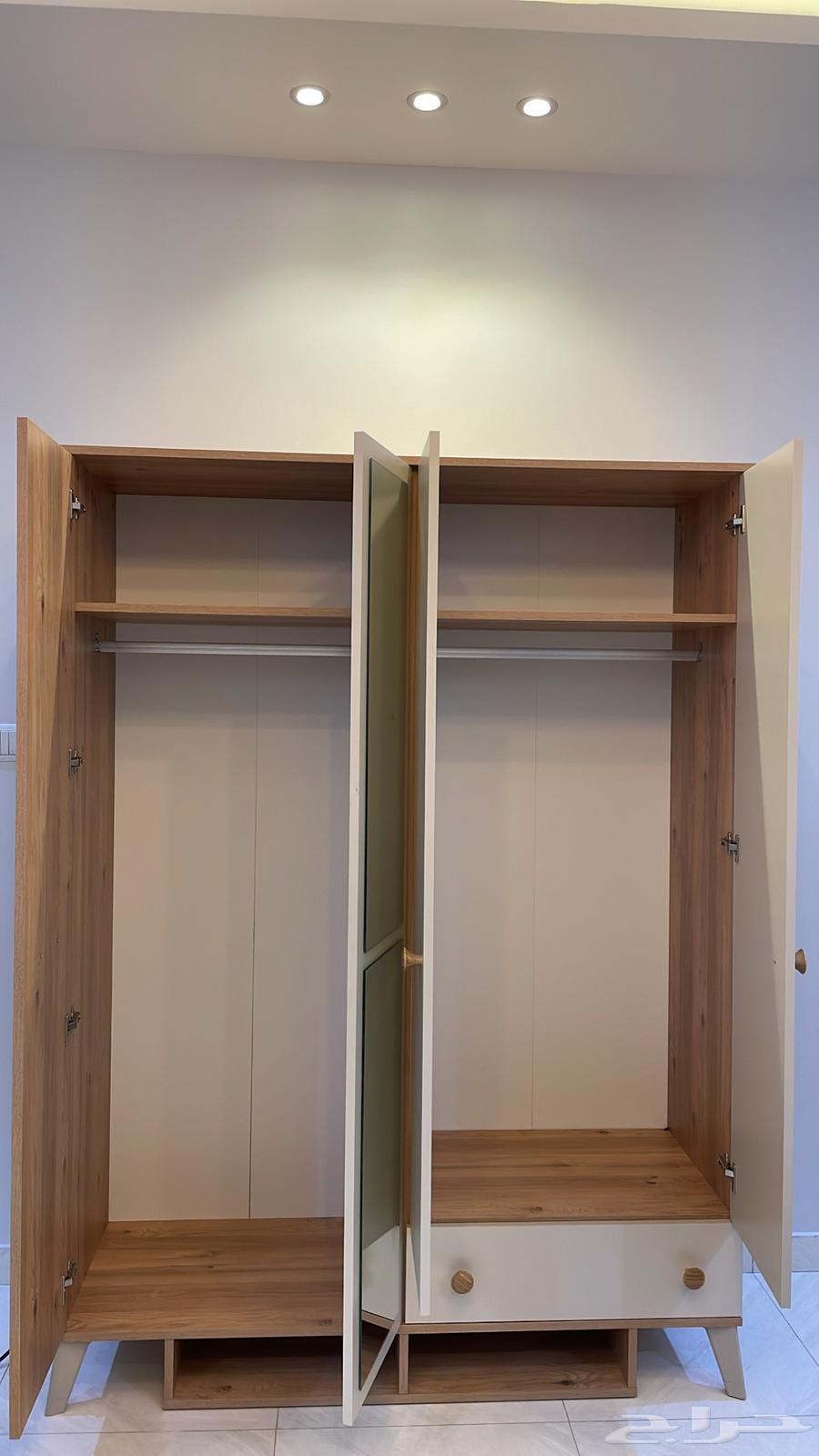 Wardrobe63324537312899111