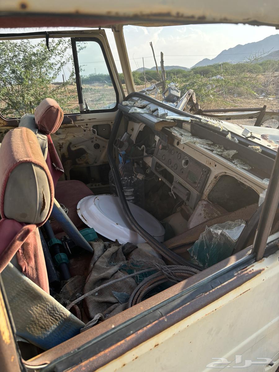 For sale, a 1982 Ghamrah car model.63527585948929111