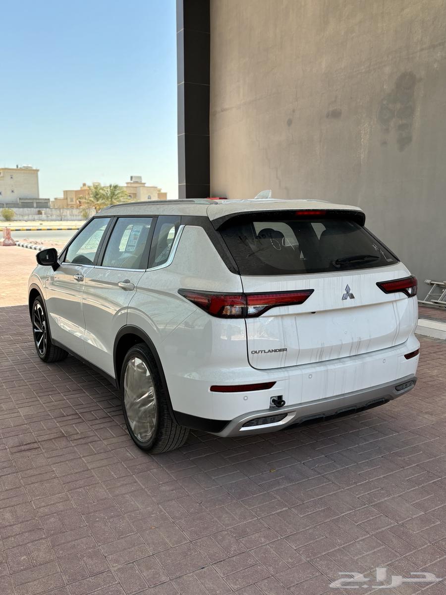 For sale Mitsubishi Outlander 2025 and 2024 at the best prices63521672798210112