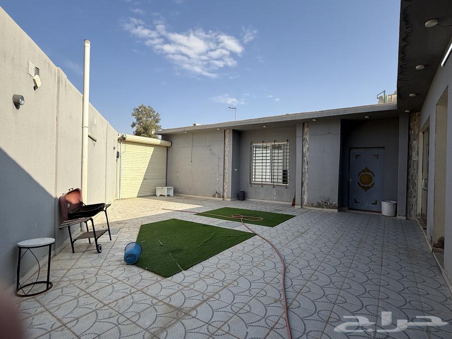 For sale: Corner chalet in Al-Qa' al-Bared, Eastern Buraidah.63006440240514114