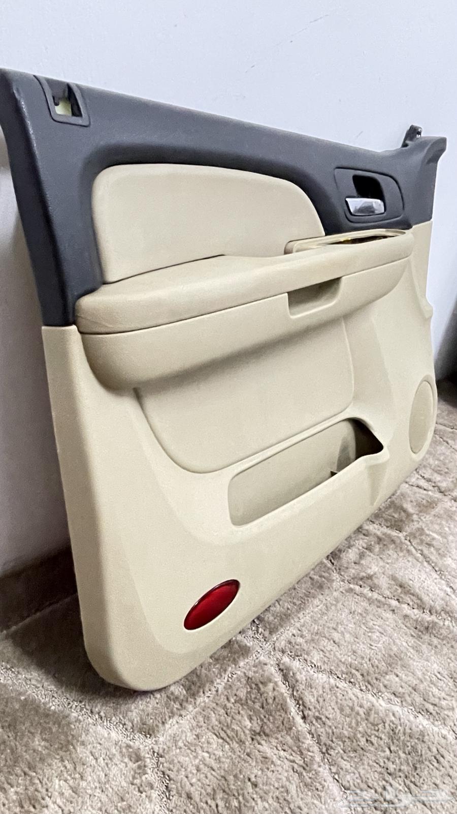 Original Tahoe door decor, installed from model year 2007-2014, has been sold.63515277873283112