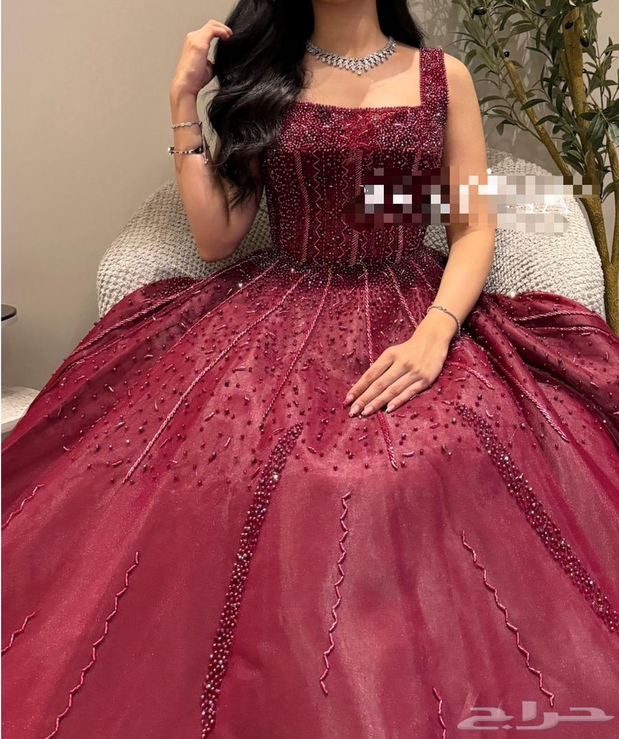 Dress size 8, worn once, bought for 1500. I want 1200 for it.63294240196739111