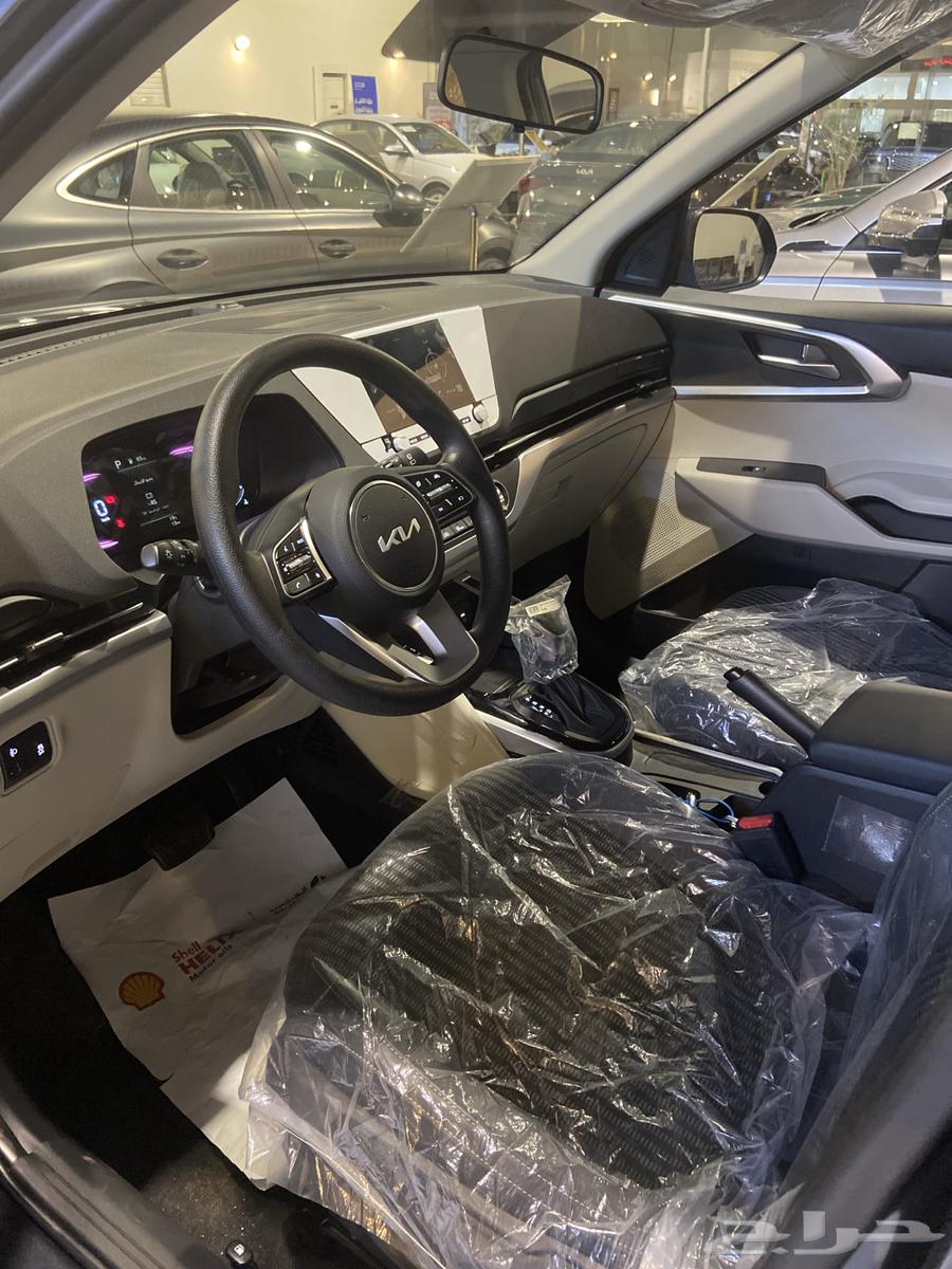 Kia Karends standard upgraded model 202563516264739585114