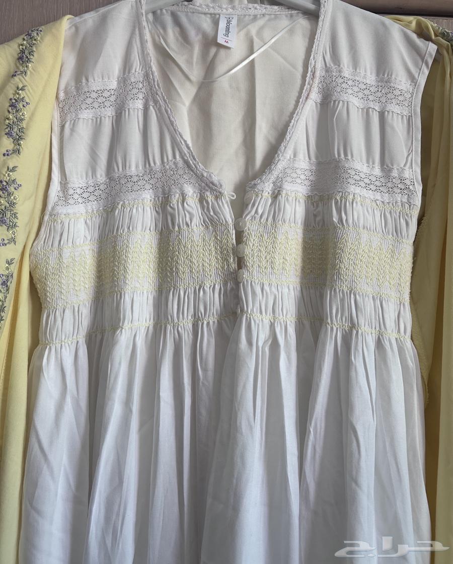 Very clean postpartum clothes, used only once. Bought for 300, selling for 100.63293272410498112