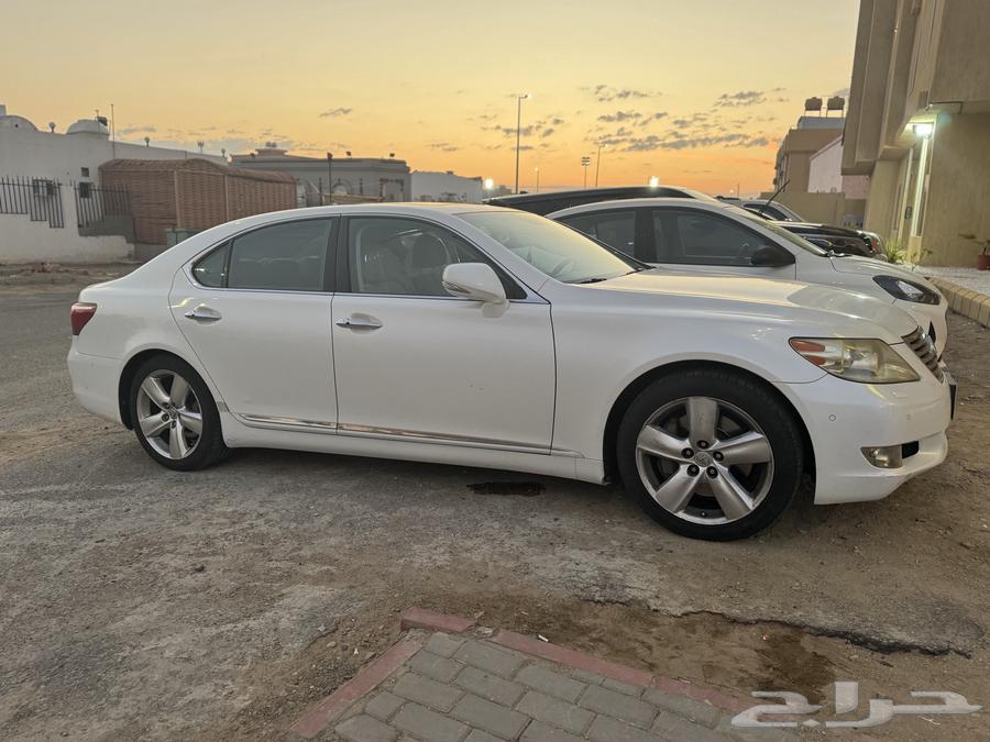 Lexus LS460 2011 short63515606410754112