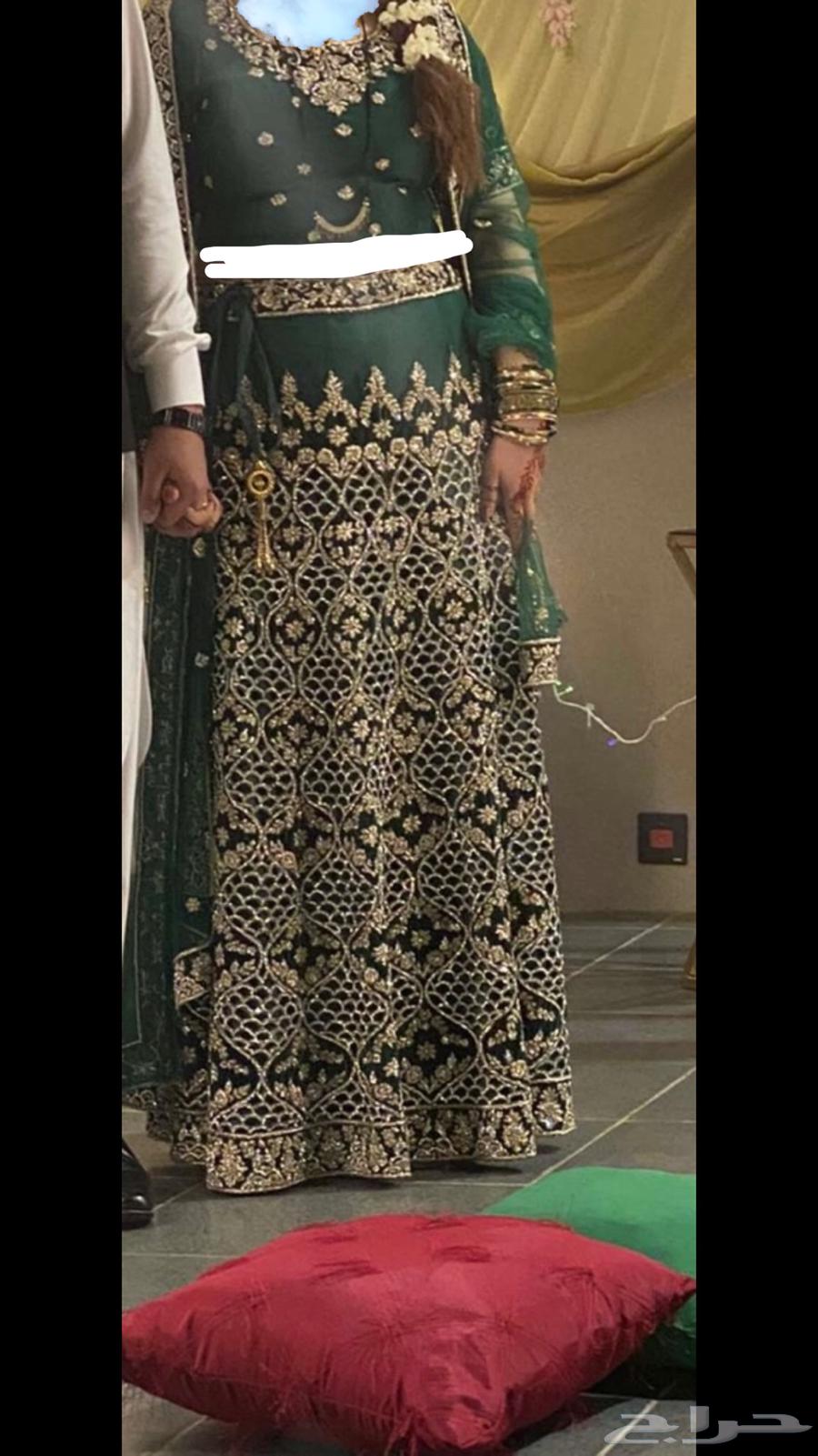 An Indian queen dress, extremely clean, I bought it for 4000.63292169886595110