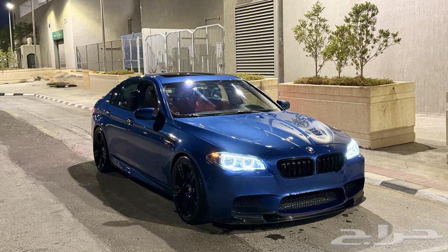 BMW M5 F1063513517521922113