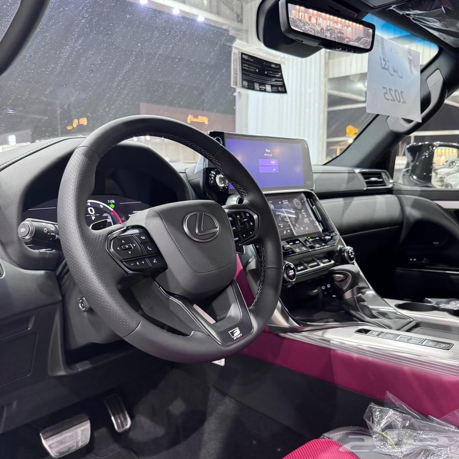 Lexus F Sport 2025 Rose Qatar63512150752385114