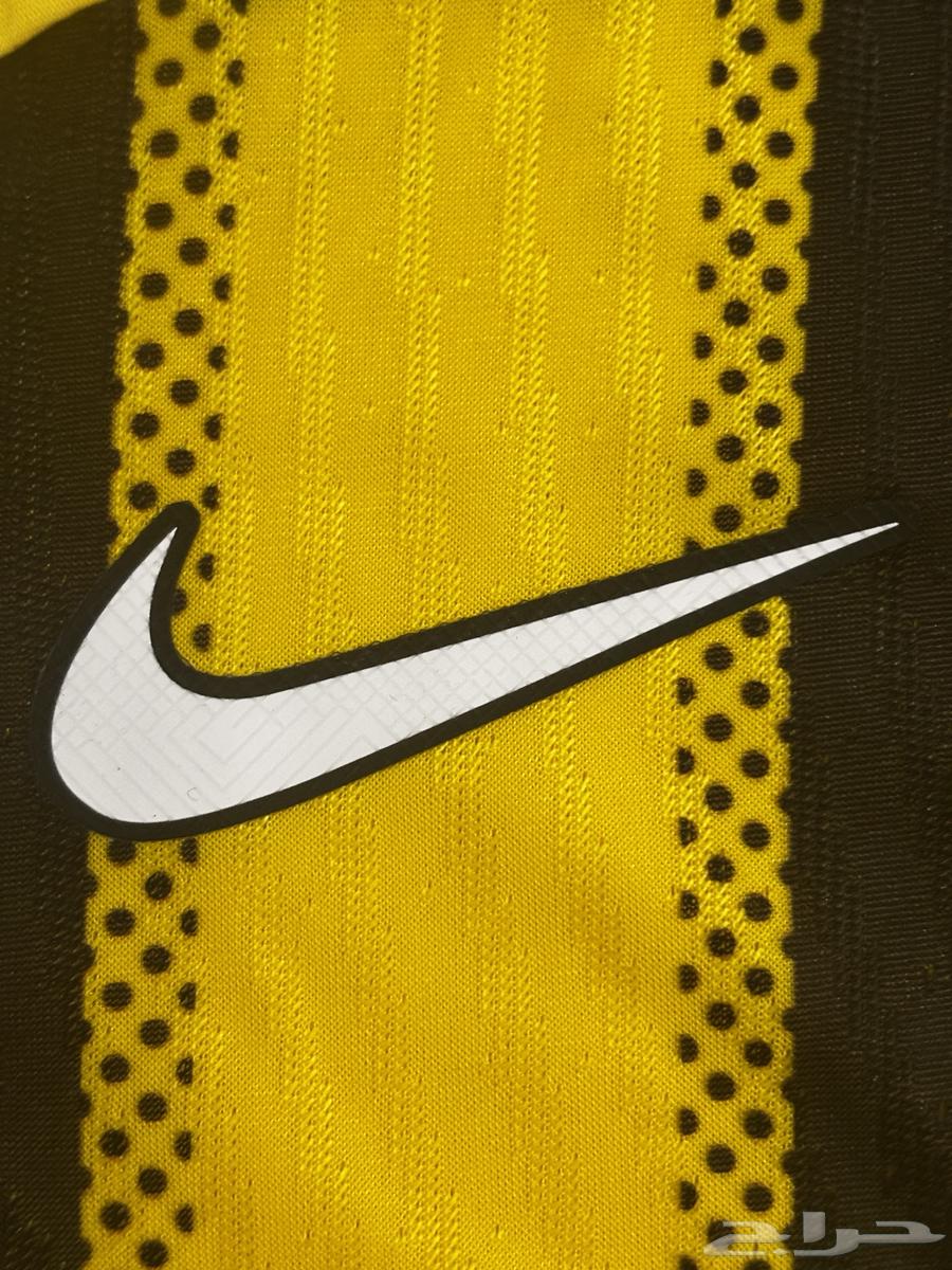 Al Ittihad official jersey signed by team stars63616475590915113