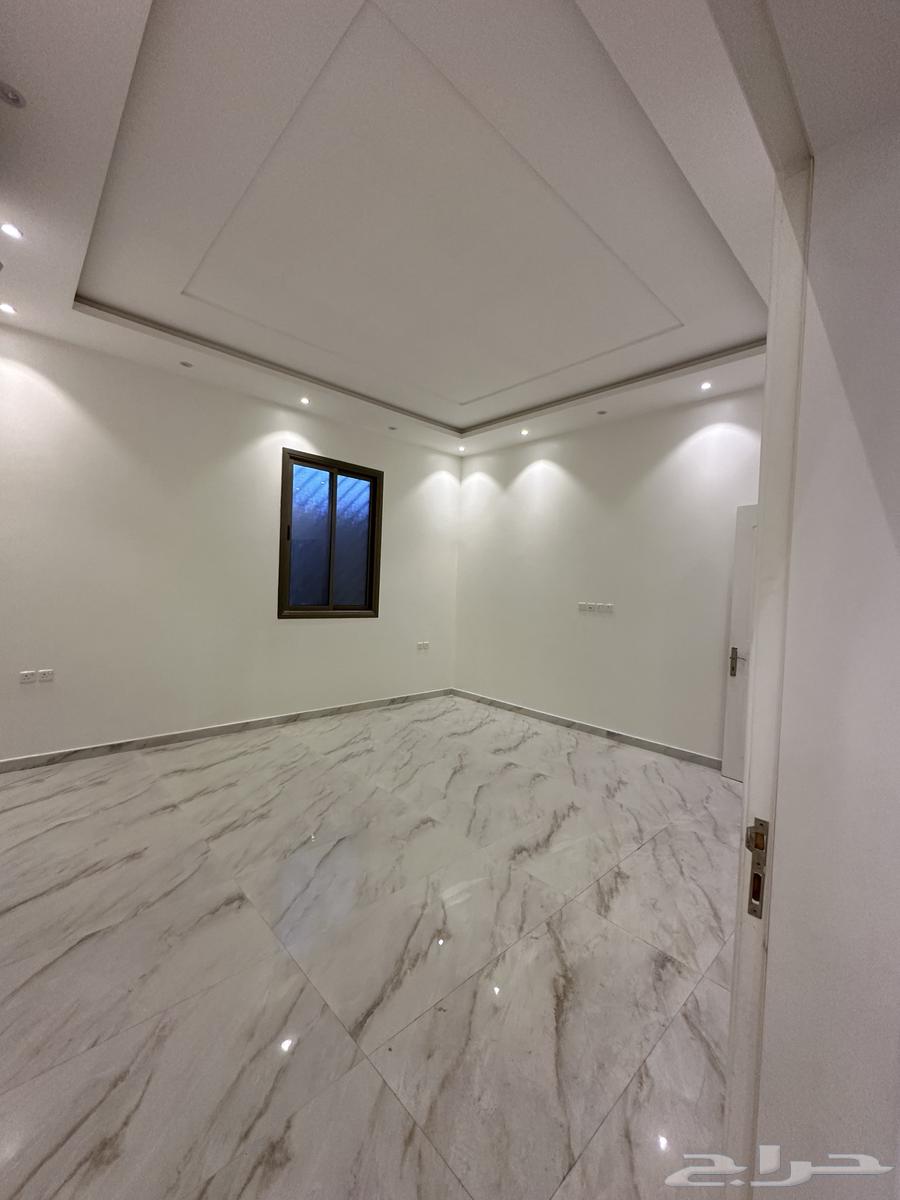 فلة للإيجار في حي العارض63006567616771114