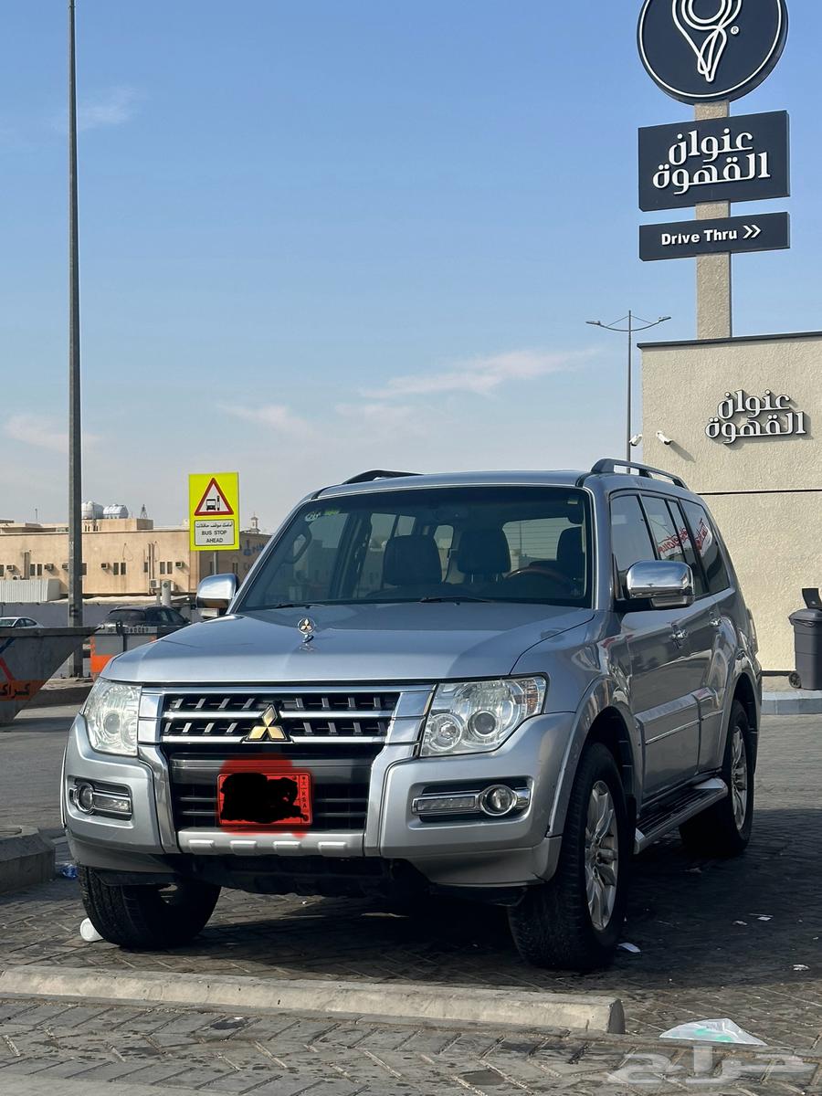 2016 Pajero, Saudi, gold emblem, fully loaded, first owner from the agency63514909171585112
