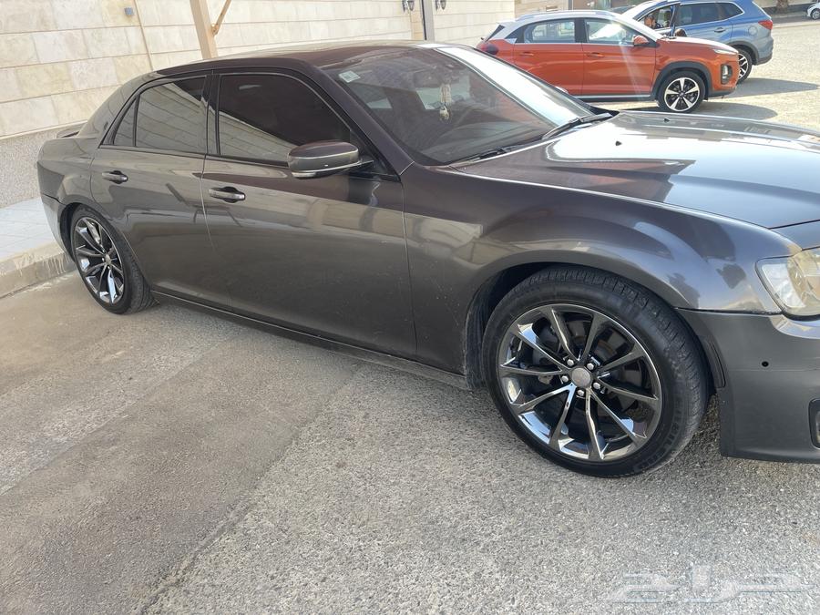 Chrysler 2013 modified with SRT63501047786881111
