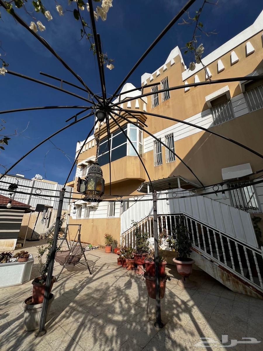An opportunity for sale (residential and commercial building) behind Tufa7a Center - Abha63006635864322111