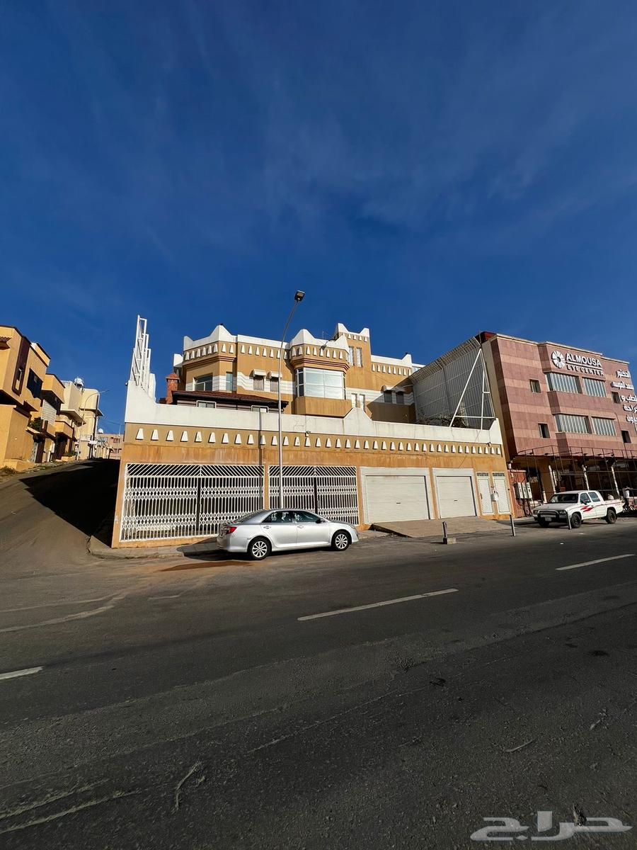 An opportunity for sale (residential and commercial building) behind Tufa7a Center - Abha63006635864322113