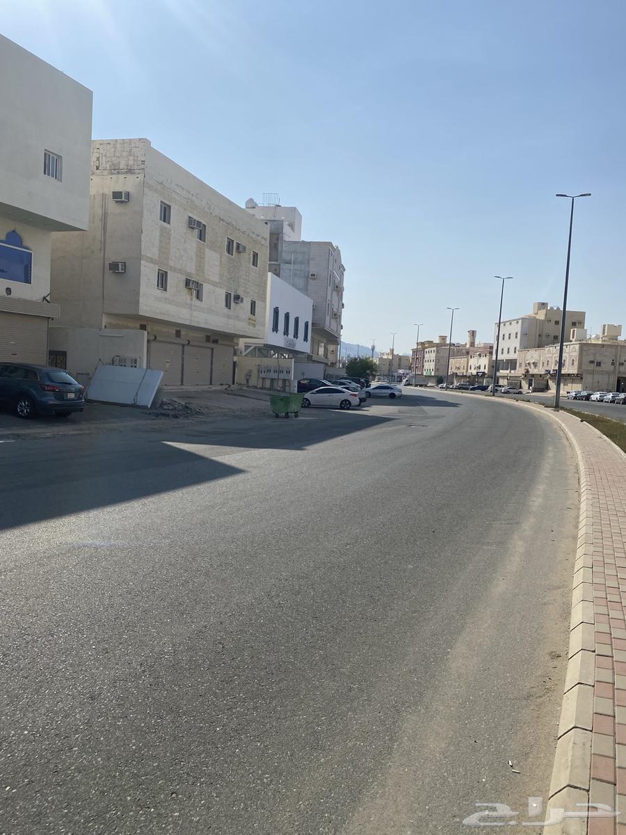 Commercial and residential building for sale63006636065921111