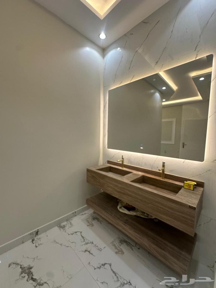 For sale: A role in Al-Hamra63006674545666112