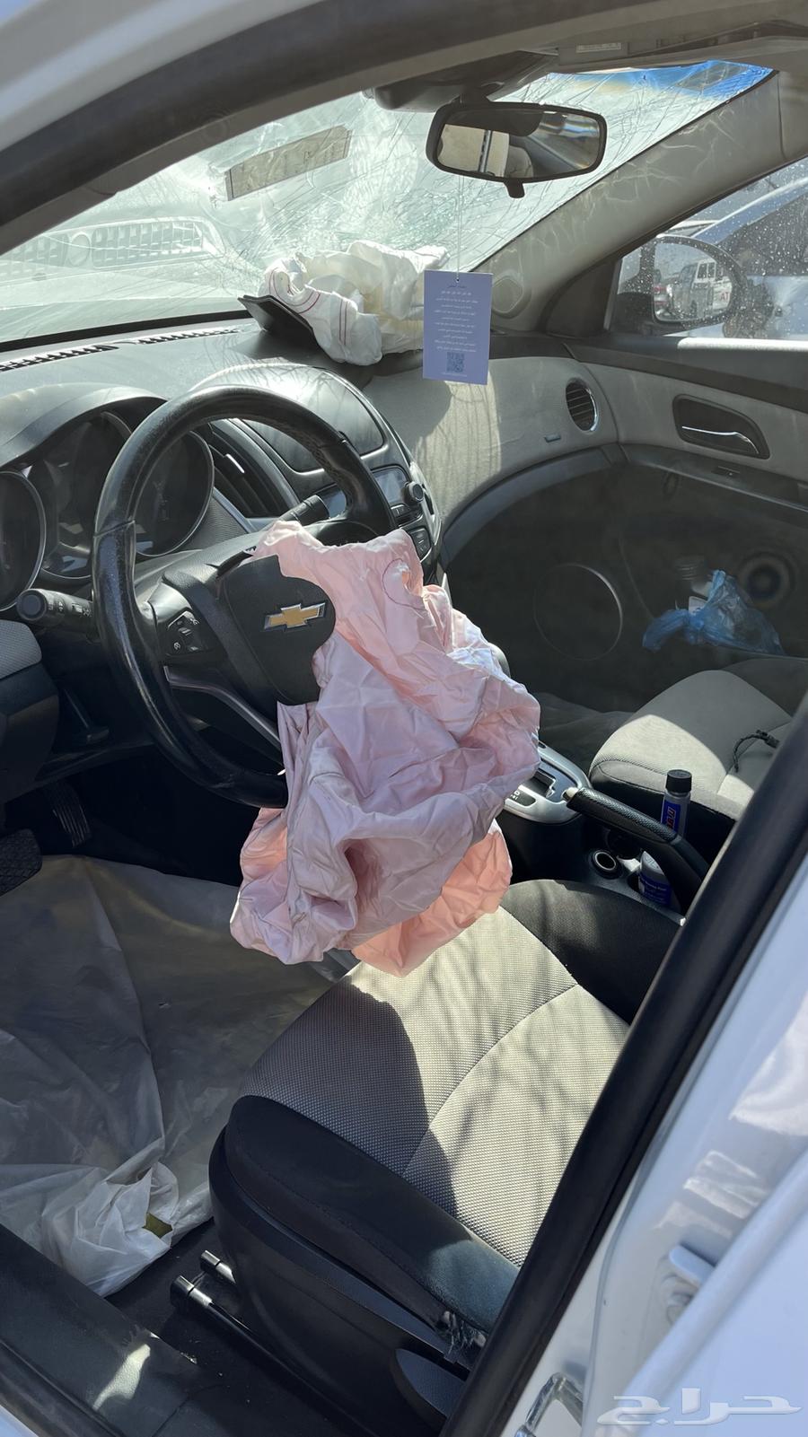 Cruze 2015 damaged, selling spare parts only63491488545410113
