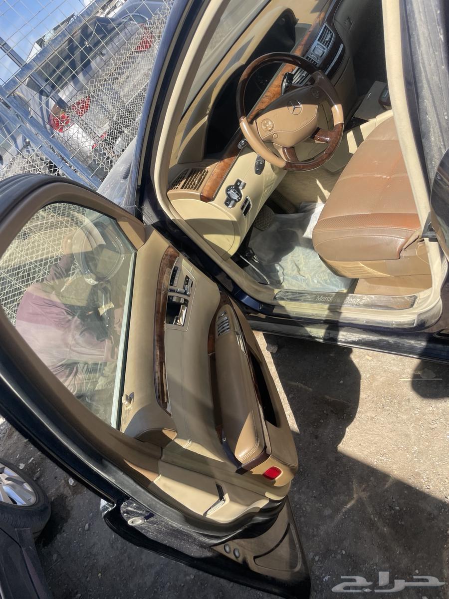 We have Mercedes 600 spare parts63487526462978114