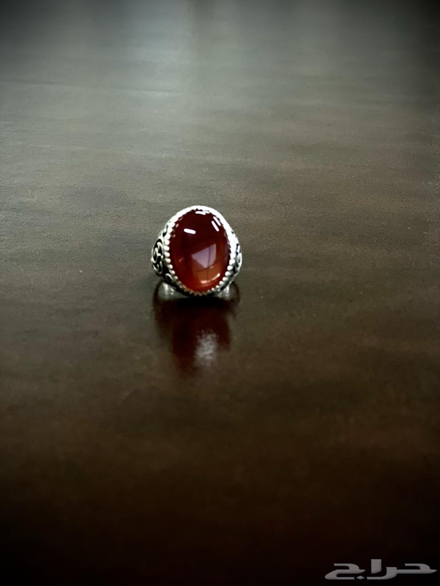 A luxurious Yemeni agate ring63281942330370113