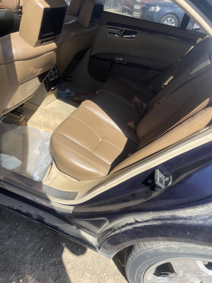 We have Mercedes 600 spare parts63487526462978112