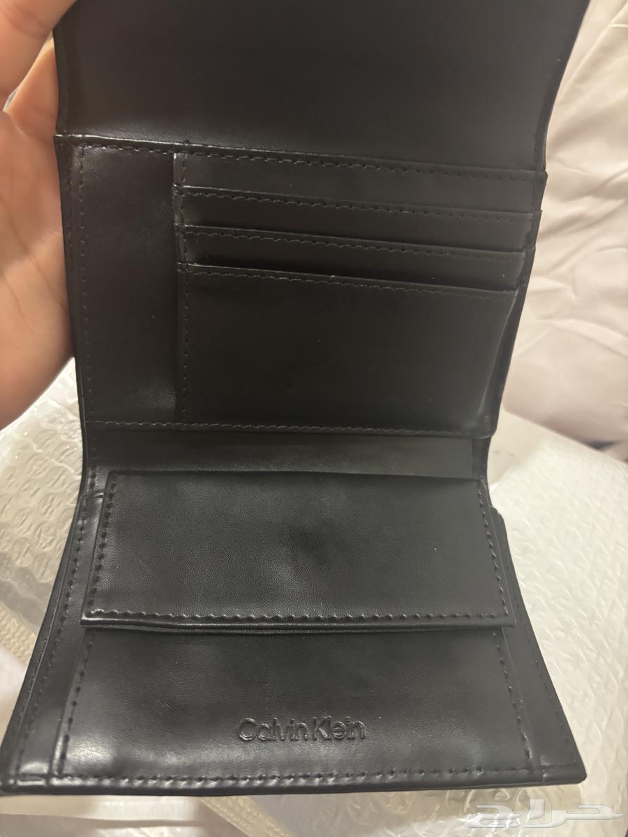 A new women's Calvin Klein wallet at less than half price63281554214786112