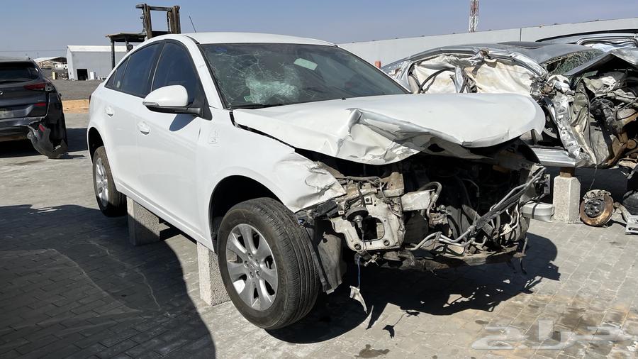 Cruze 2015 damaged, selling spare parts only63491488545410111