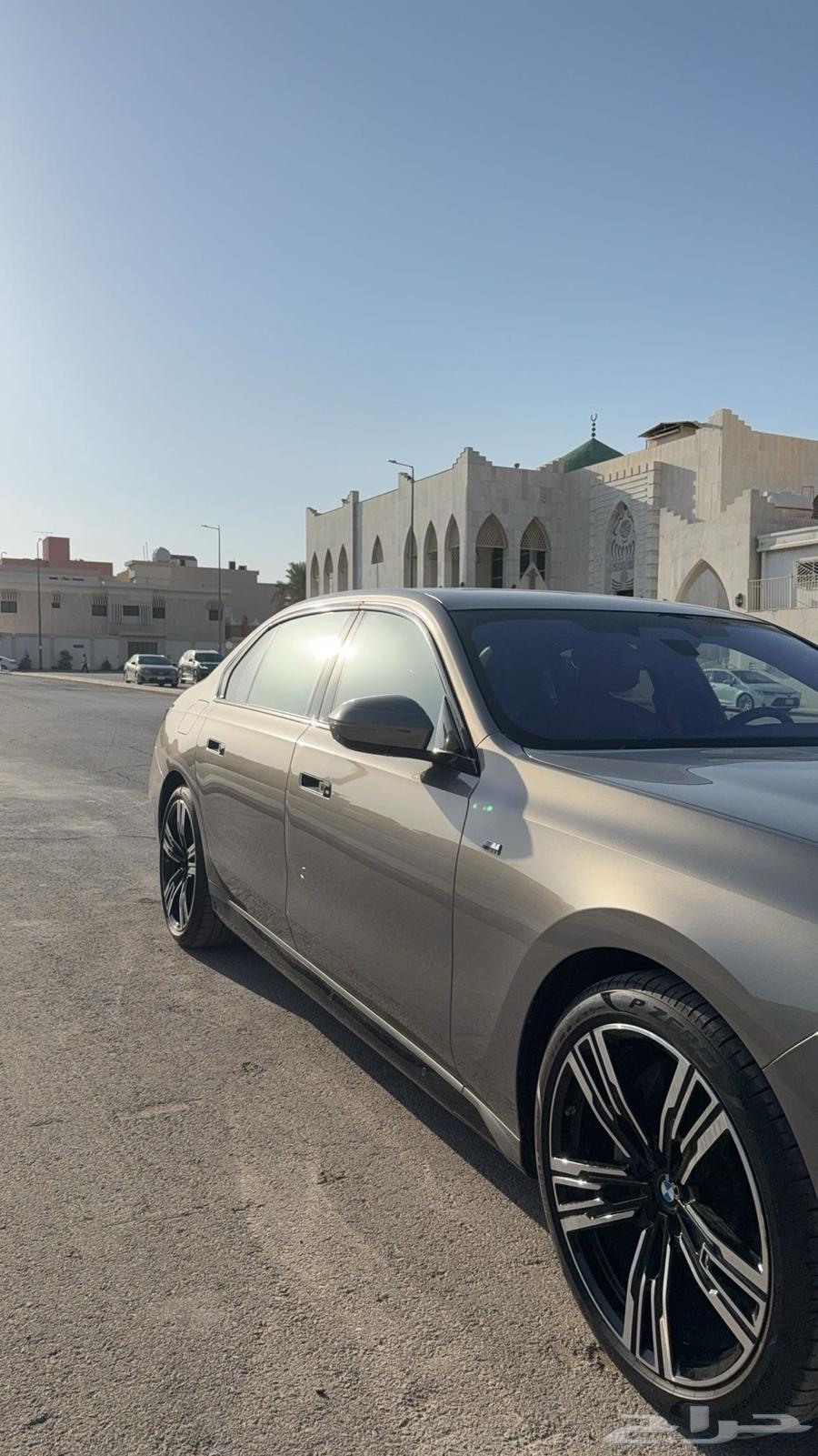 بي ام دبليو 740i63481670860802112