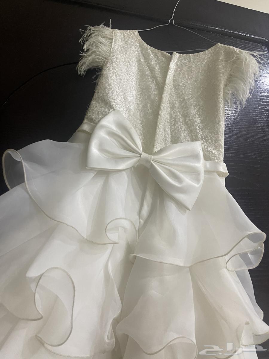 A girl's dress for age 9 to 13, and whoever is interested can contact me.63279336360450114