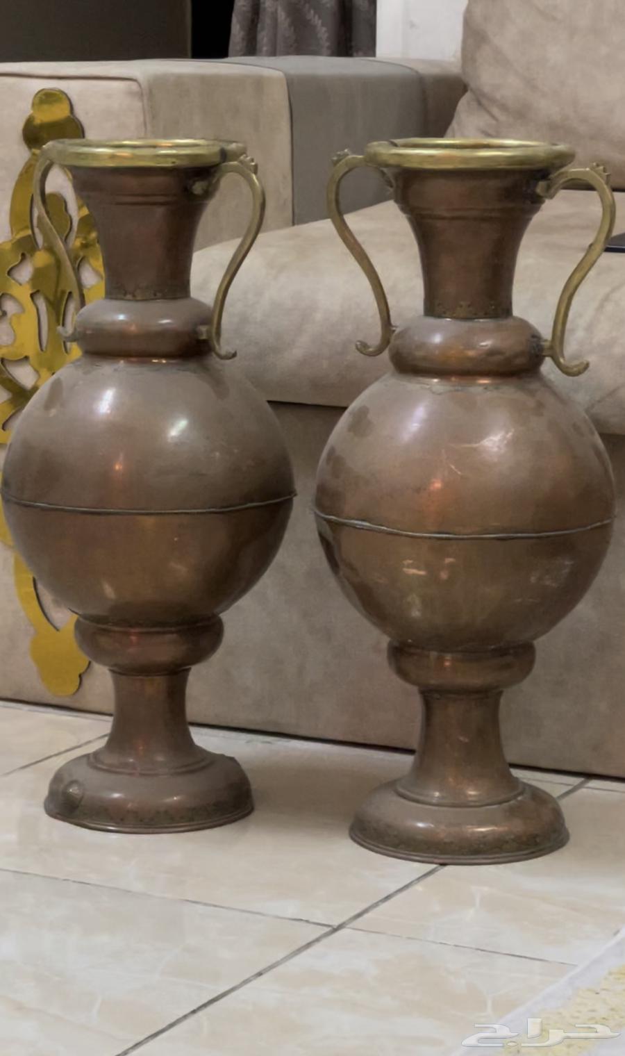 Ancient Iranian vases63278217404033110