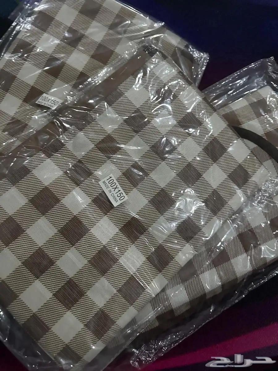 A portable carpet like a bag for traveling... it makes it easy for you, but the quantity is limited63278228720003111