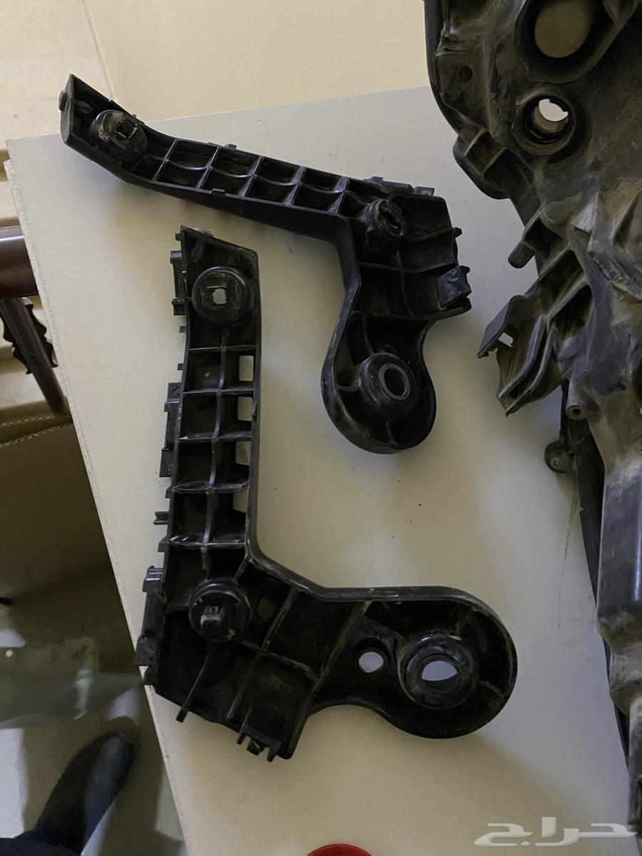 قطع غيار كورولا 2021 (رفرف عظمتين صدام شمعة مساعدخلفي يسار)63470072920963111