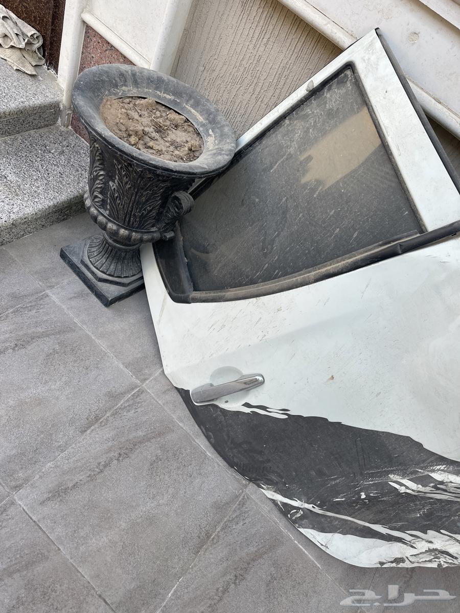 باب ميتسوبيتشي مصدوم L20063470093602817113