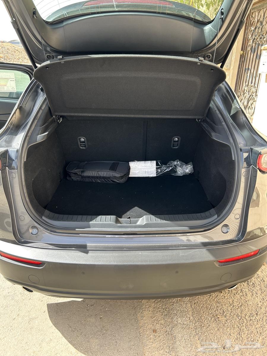 Mazda 23 CX-30 used, in agency condition, only 6,300 km driven63470101093505113