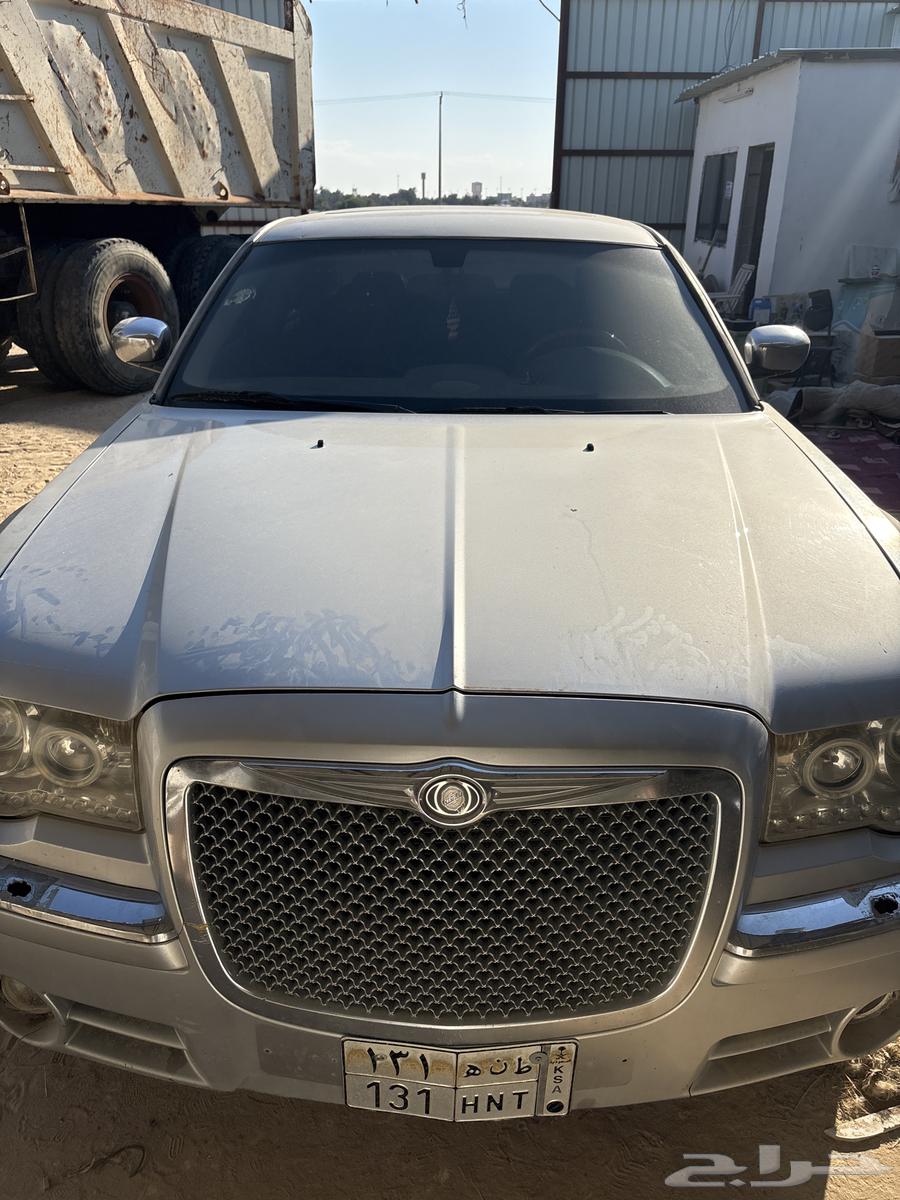 For sale: 2005 Chrysler Hemi, clean, for rent or sale63490360511363112