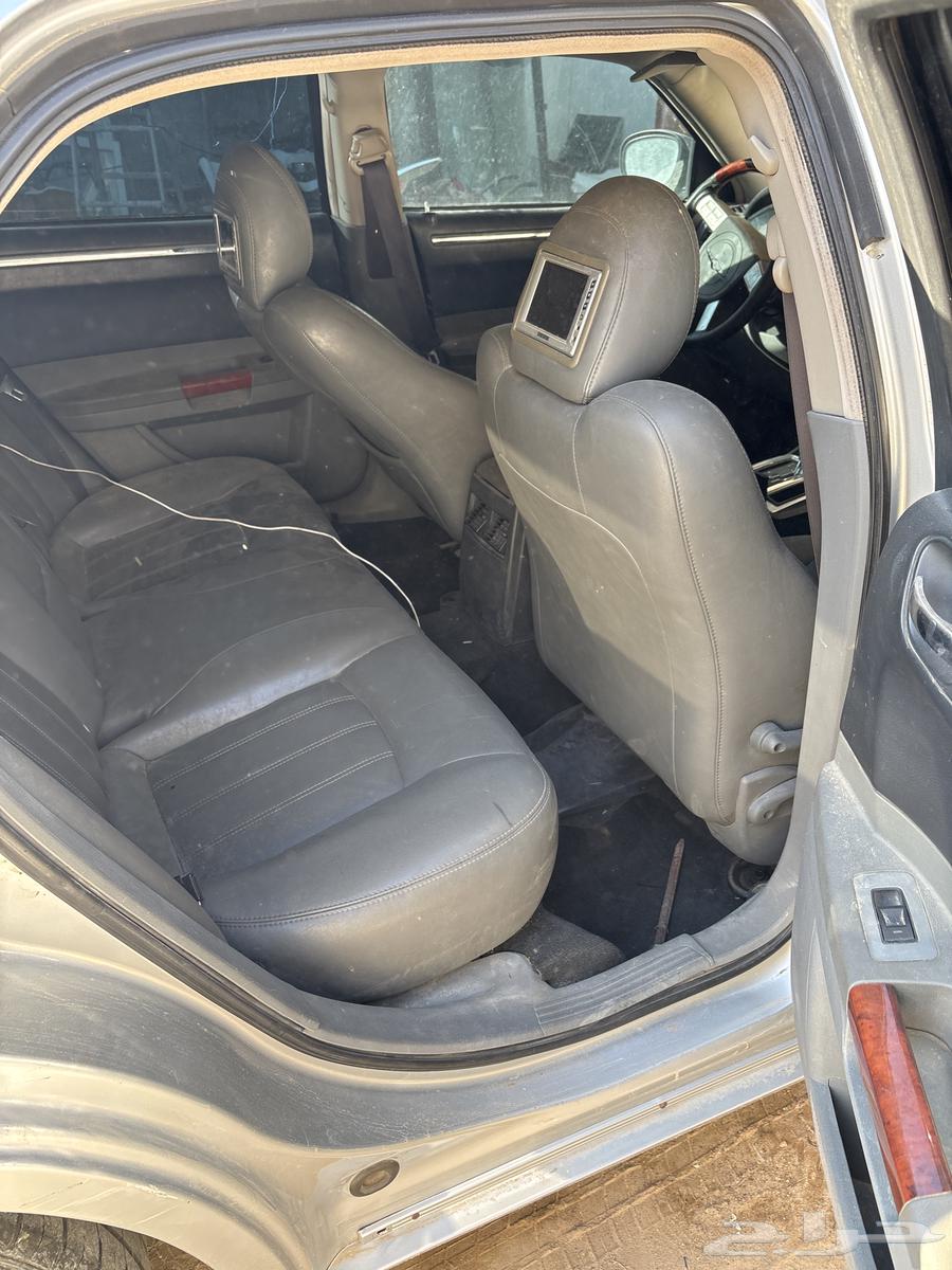 For sale: 2005 Chrysler Hemi, clean, for rent or sale63490360511363114