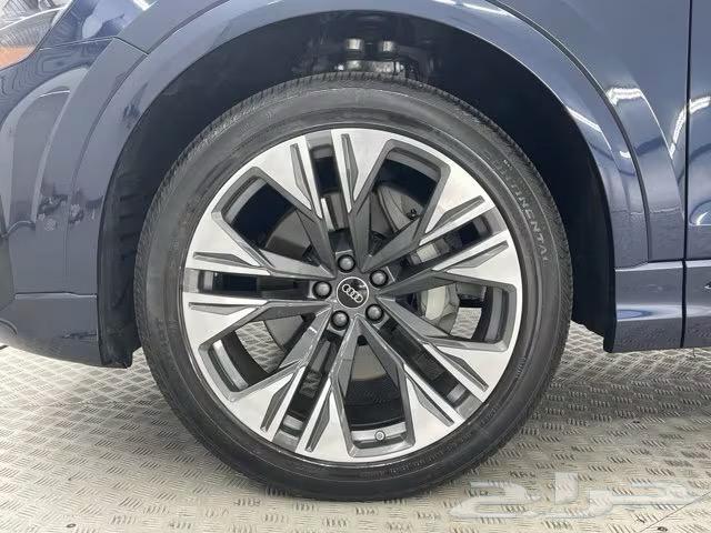 Audi Q8 2024 with 3D sound system at a special price63470093091330114