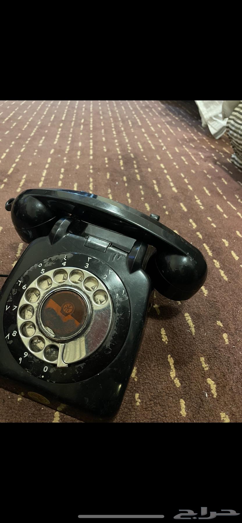 For sale, vintage radio63272765665538113