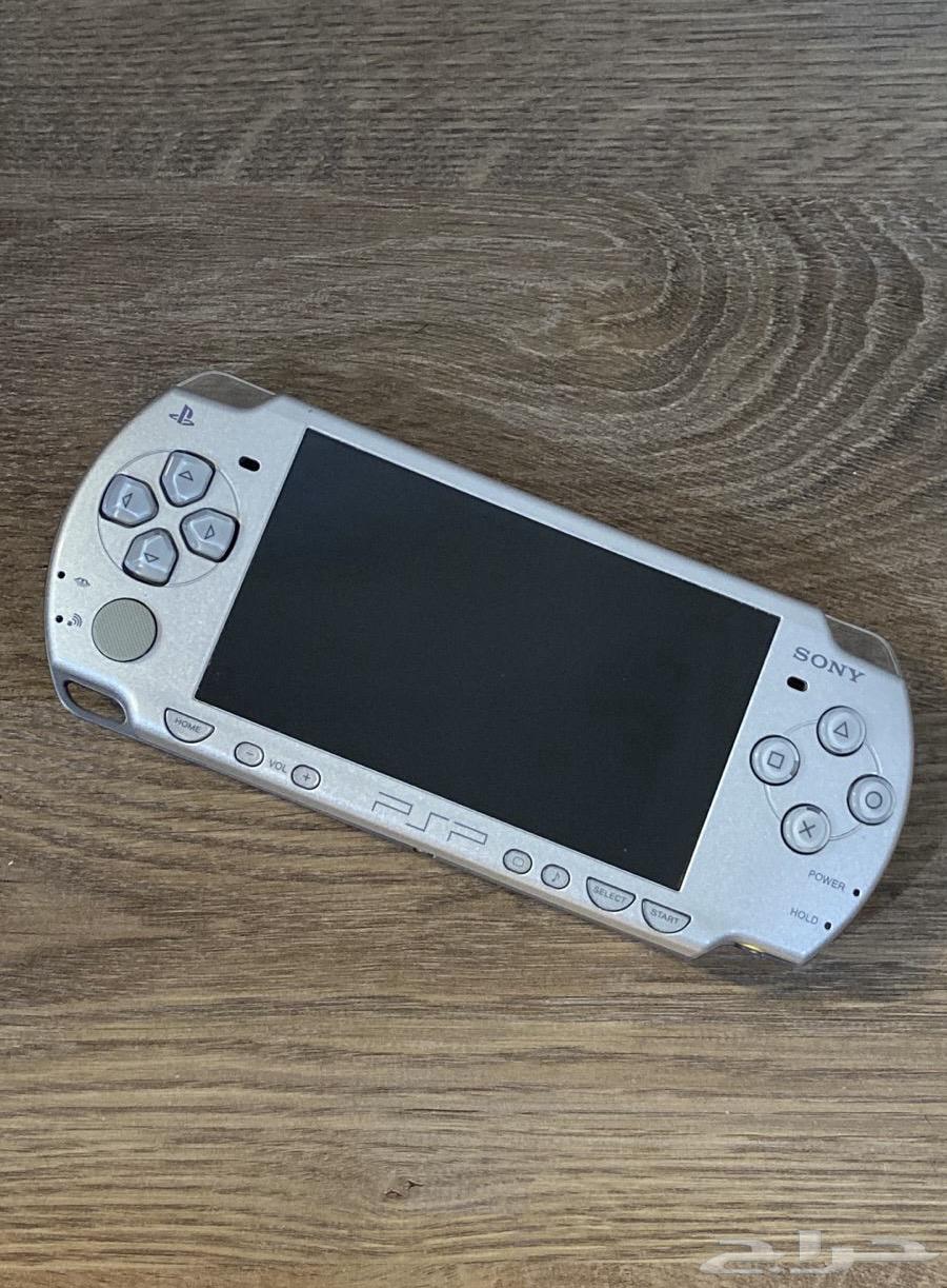 Silver-colored PSP portable PlayStation device63273106485633112