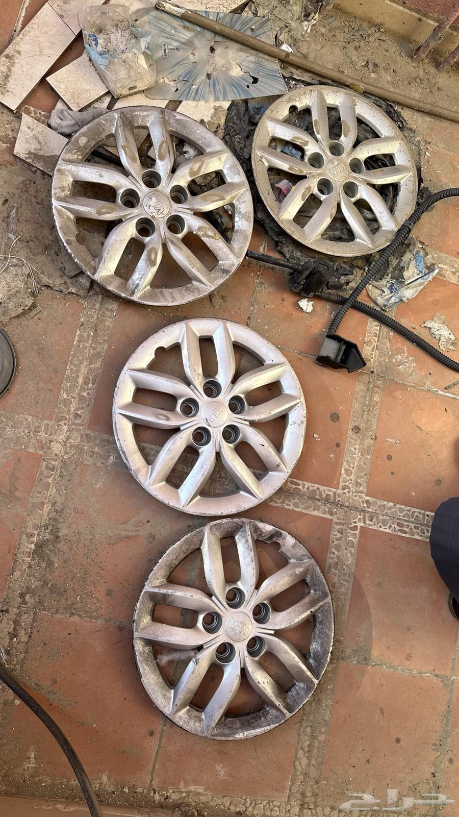 طيس اوبتما اصلي ويوجد فيها ملاحظات خفيفه63470167928705111