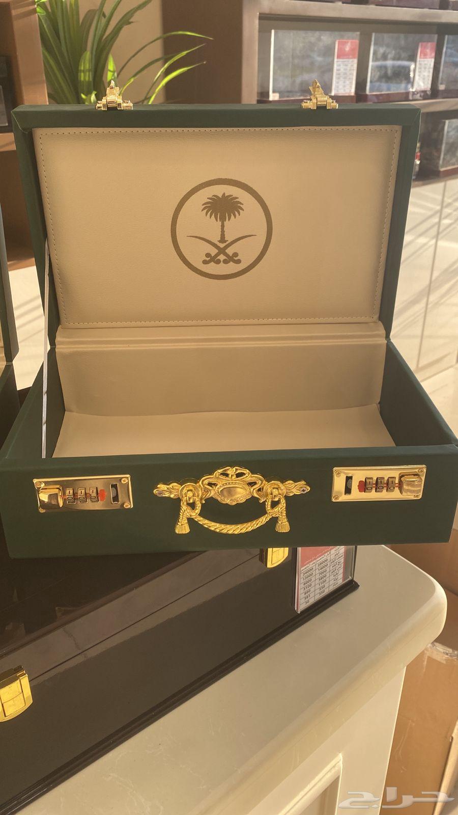 صناديق إهداء جلد شنط هدايا فاخرة63270808171266112