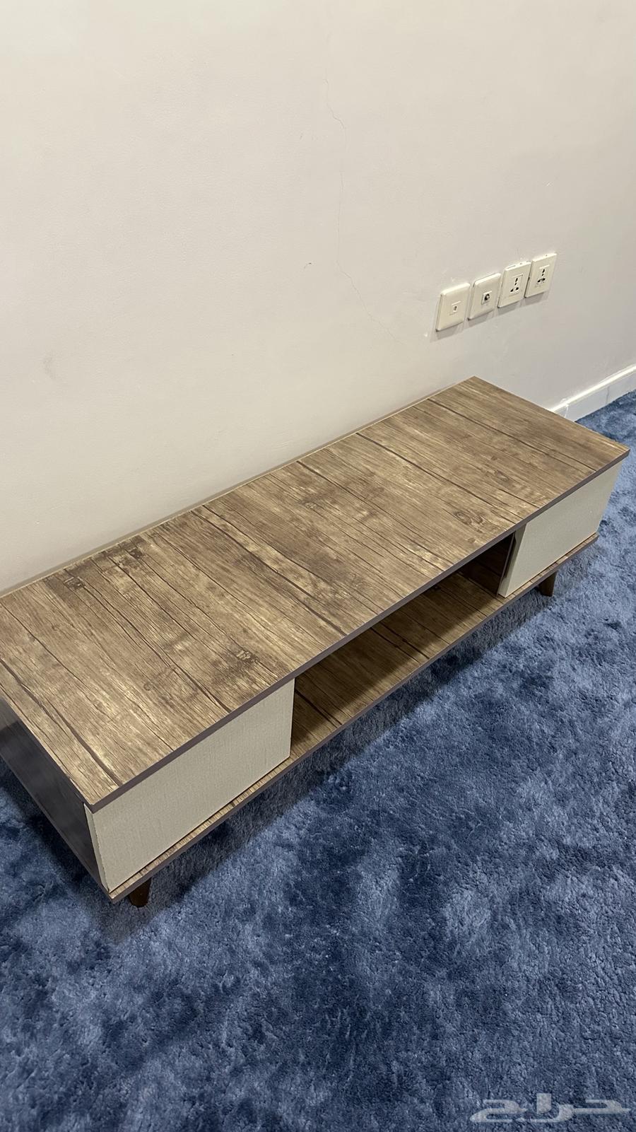 For sale, a television table63269688114050111