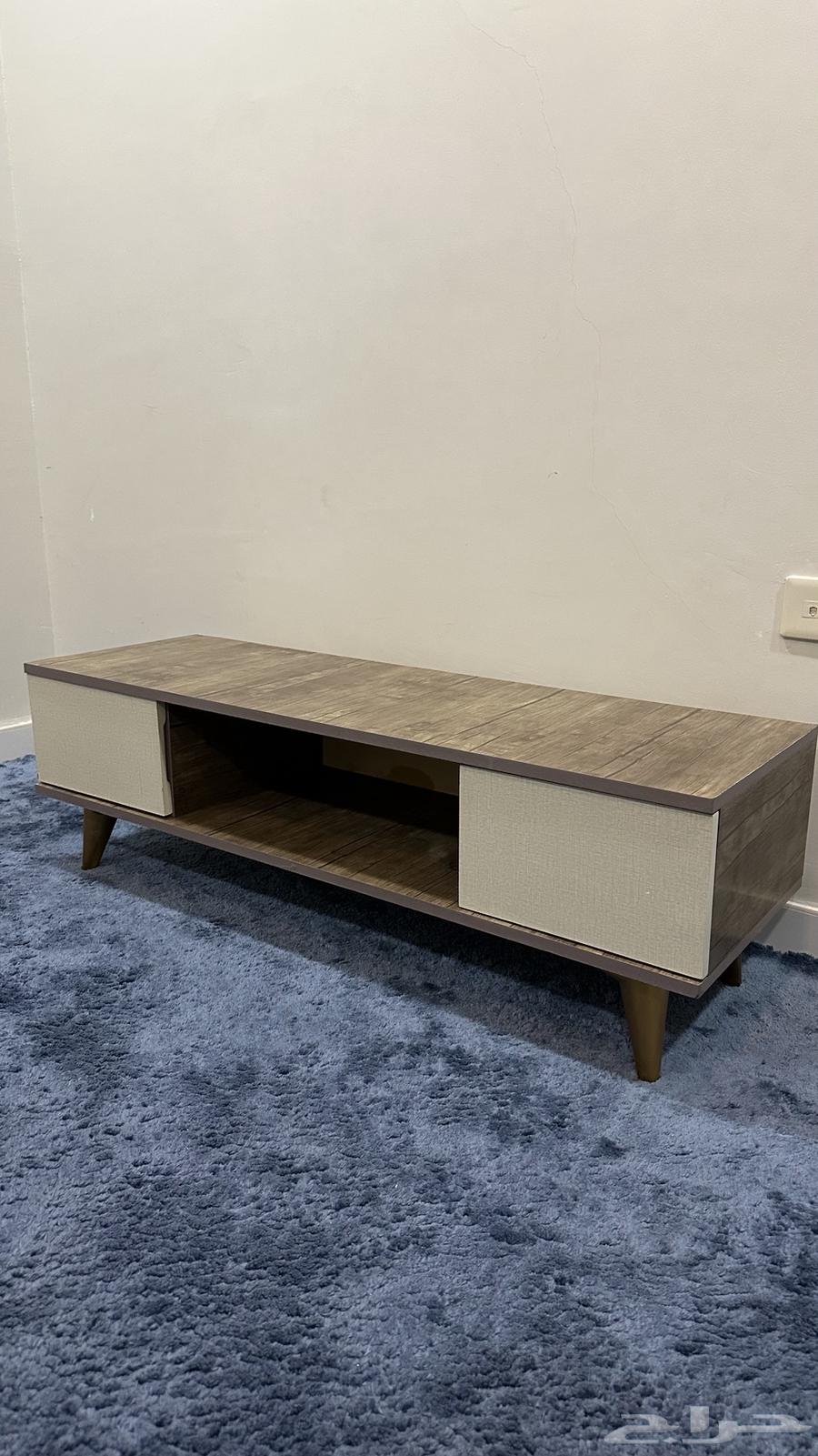 For sale, a television table63269688114050113