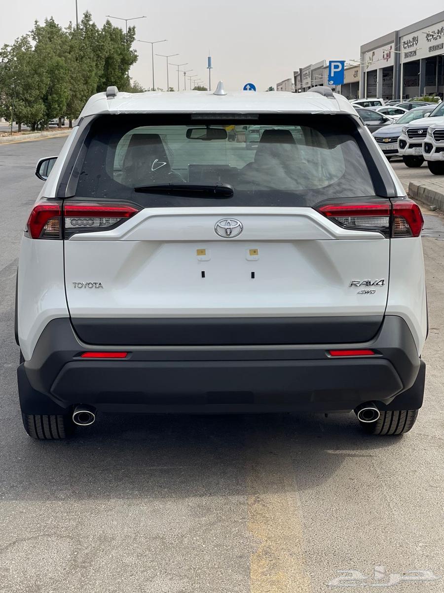 راف فور 2025 XLE م 2.5 بريمي63470225768963114